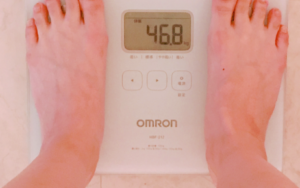 46.8kg